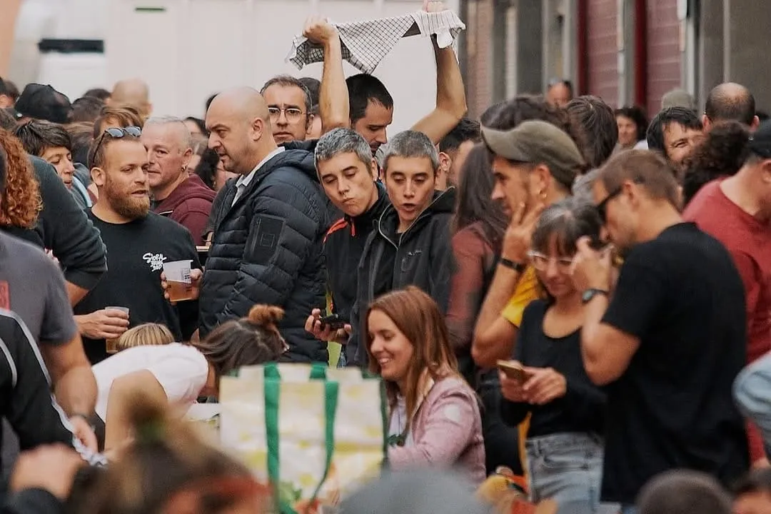 La Gueralda celebra la seva primera calçotada amb una jornada que combina natura, cultura i gastronomia