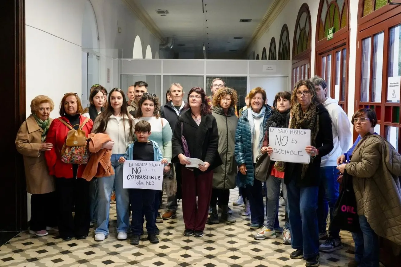 Els veïns dels Monjos exigeixen als alcaldes accions legals contra la cimentera
