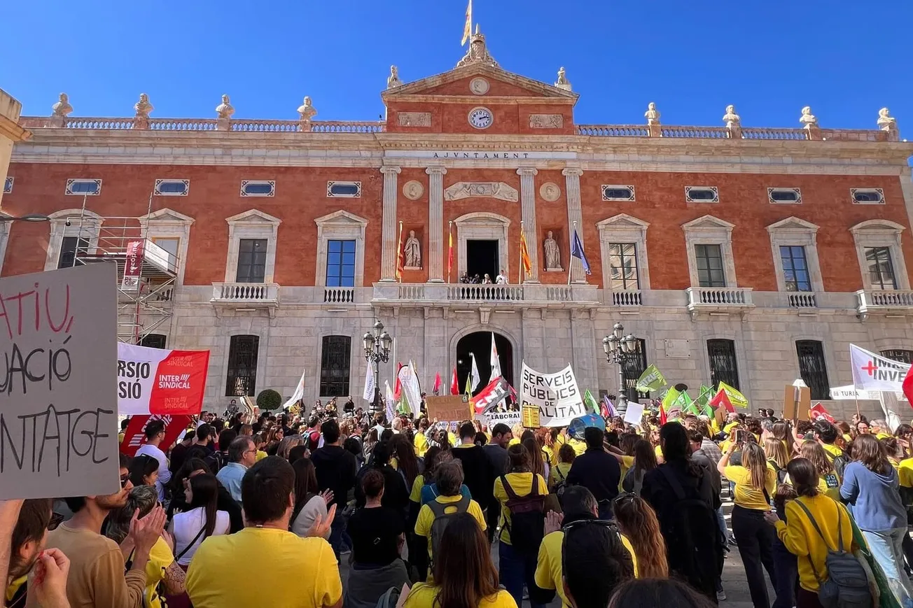 Els docents del Penedès se sumen a Tarragona en el segon dia de vaga educativa