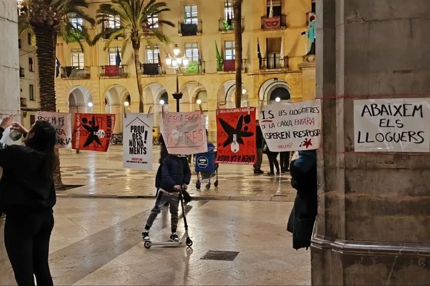 El Sindicat i la PAH celebren el nou servei d'habitatge de Vilanova com una victòria del moviment popular
