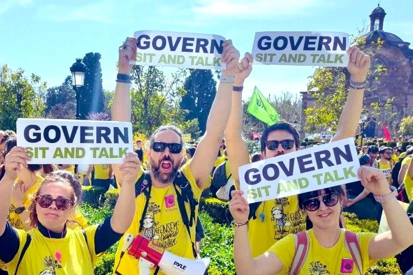 El Govern d'Illa es nega a parlar amb els sindicats de docents majoritaris